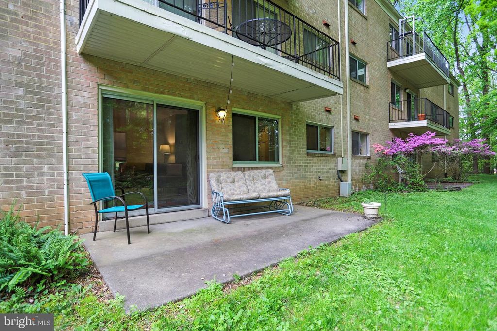 Image 40 of property listing at 10607 MONTROSE AVE #M-3, Bethesda, MD 20814