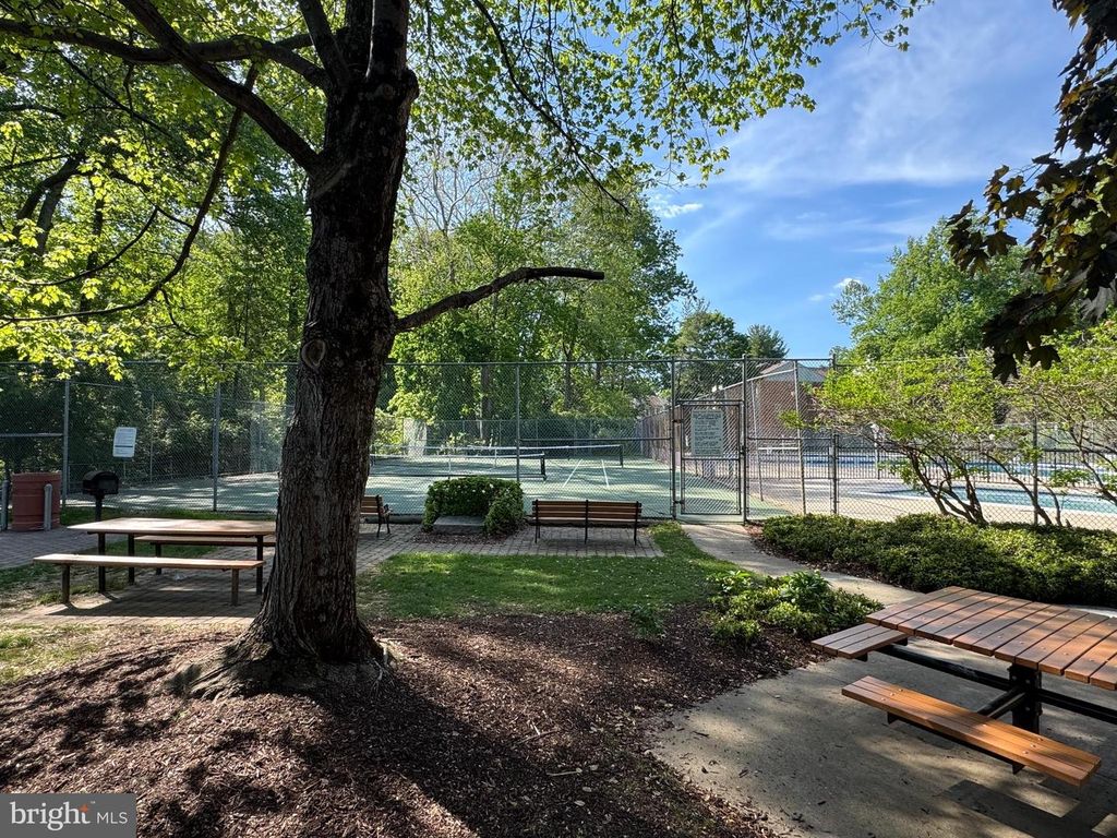 Image 46 of property listing at 10607 MONTROSE AVE #M-3, Bethesda, MD 20814