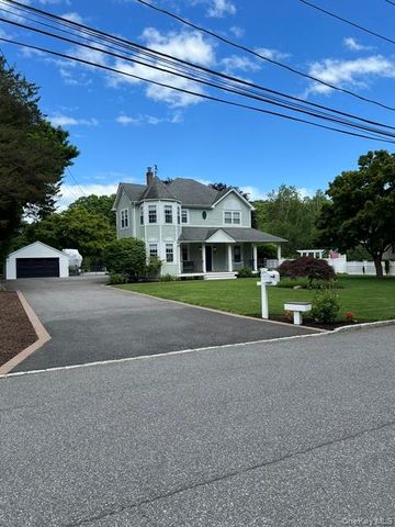 25 Sunny Road, Saint James, NY 11780