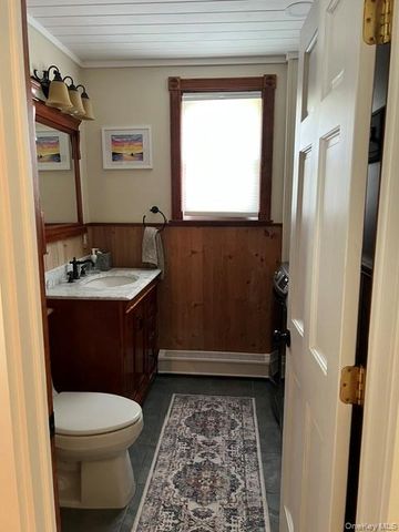 25 Sunny Road, Saint James, NY 11780