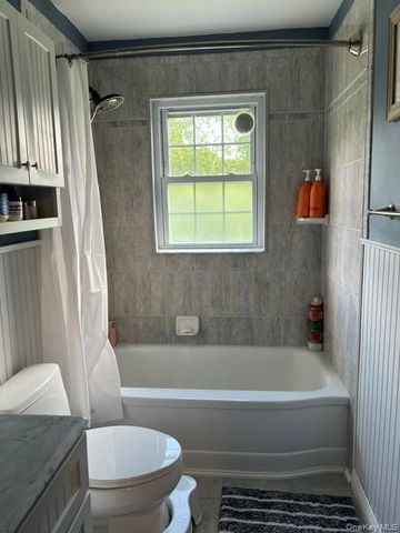 25 Sunny Road, Saint James, NY 11780