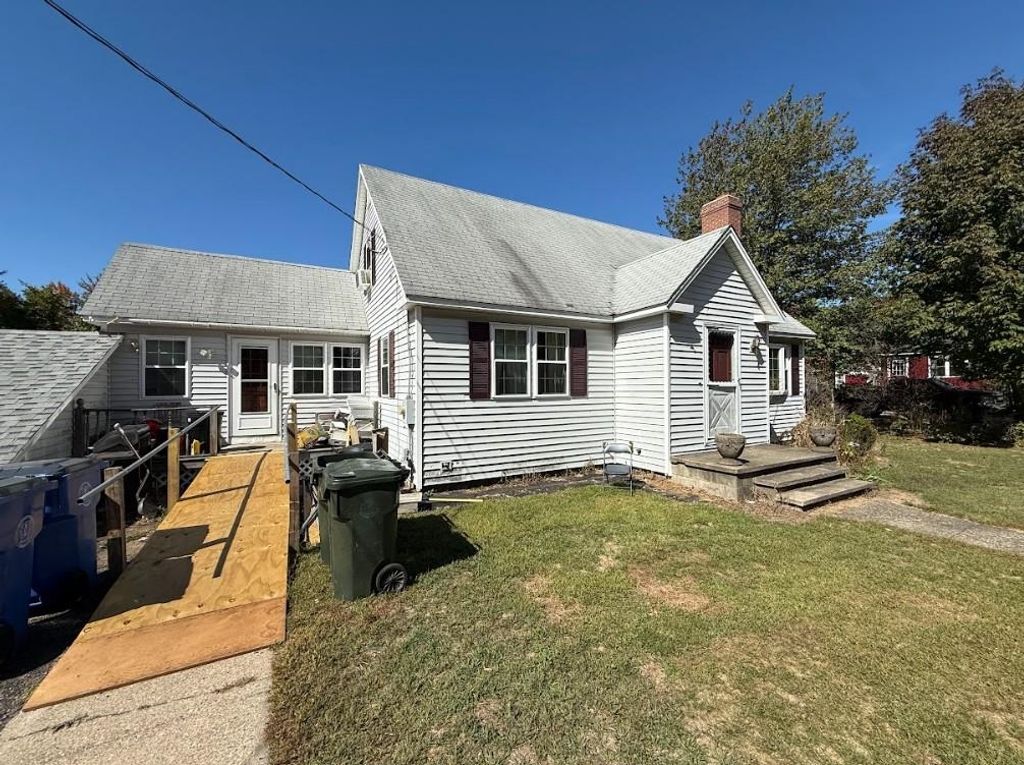 19 Auburn Road, Londonderry, NH 03053