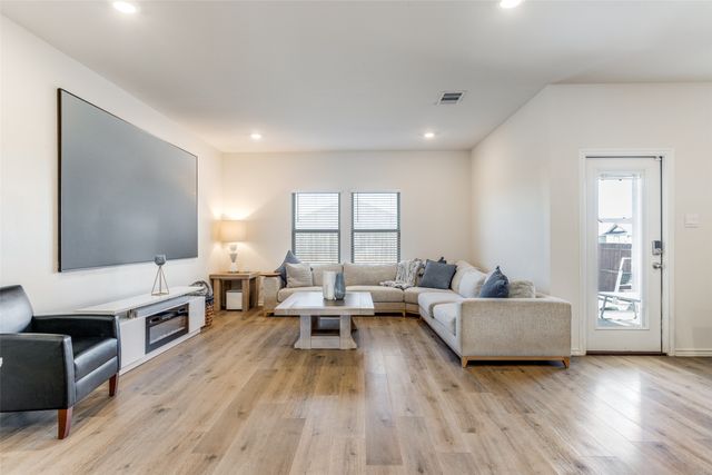 6545 Waterfall Lane, Princeton, TX 75407