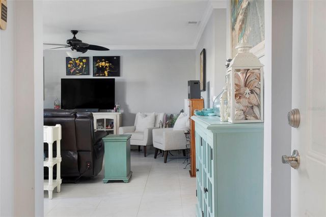 215 SEAHORSE DRIVE SE D, St Petersburg, FL 33705