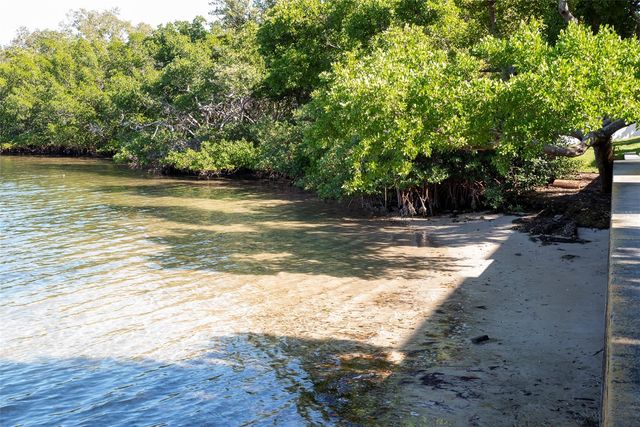 215 SEAHORSE DRIVE SE D, St Petersburg, FL 33705