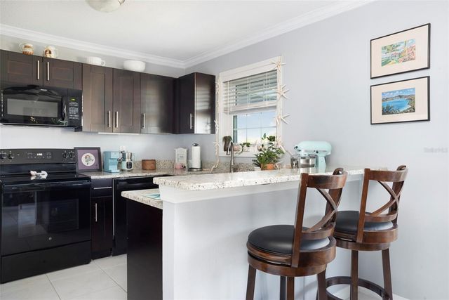 215 SEAHORSE DRIVE SE D, St Petersburg, FL 33705