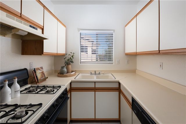 5751 East Hacienda Avenue 256, Las Vegas, NV 89122