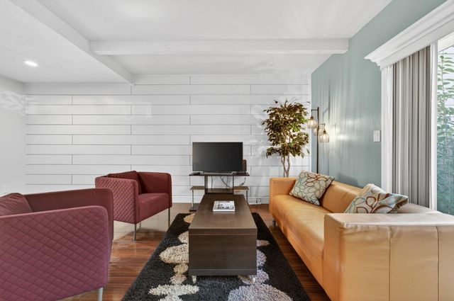 6146 Shadow Ln, Citrus Heights, CA 95621