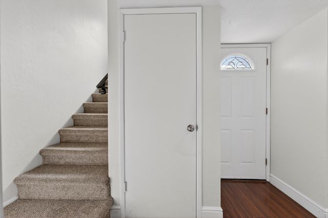 6146 Shadow Ln, Citrus Heights, CA 95621