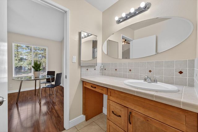 6146 Shadow Ln, Citrus Heights, CA 95621