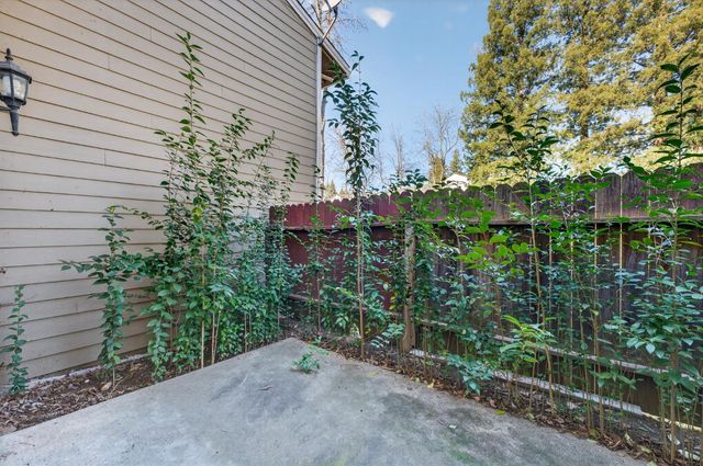 6146 Shadow Ln, Citrus Heights, CA 95621