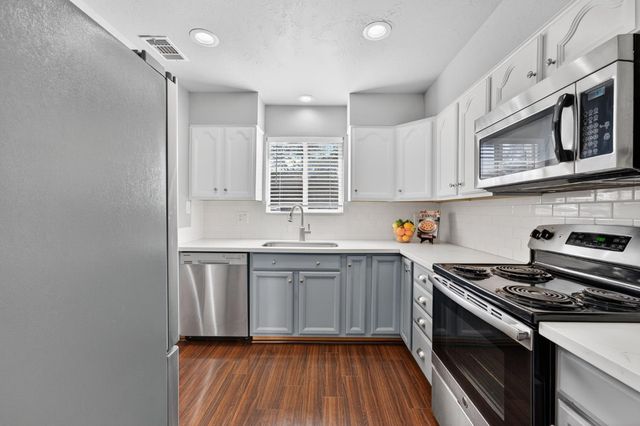 6146 Shadow Ln, Citrus Heights, CA 95621