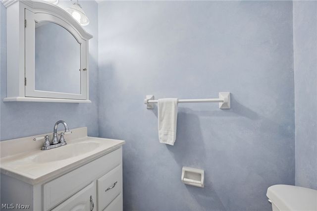 1370 Bittersweet Drive NE, Warren, OH 44484