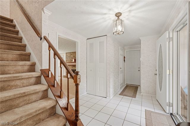 1370 Bittersweet Drive NE, Warren, OH 44484