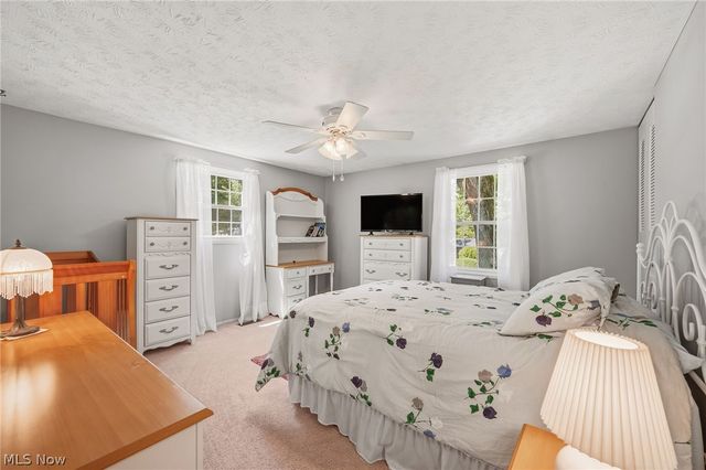 1370 Bittersweet Drive NE, Warren, OH 44484