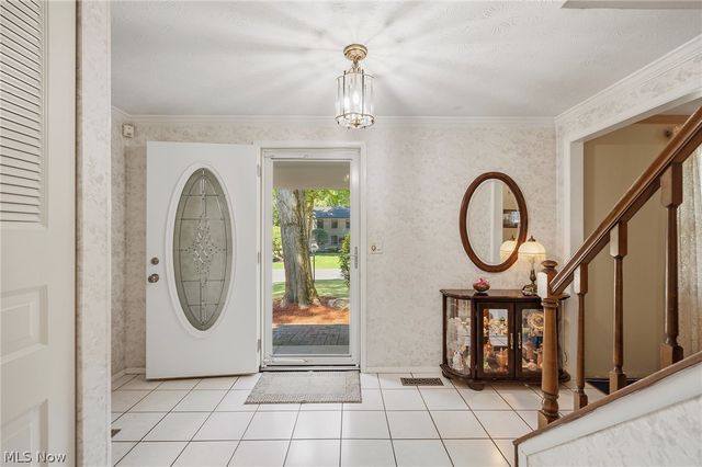 1370 Bittersweet Drive NE, Warren, OH 44484