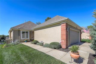 716 Bristol Court, Liberty, MO 64068