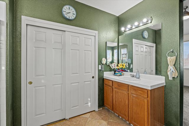 9820 Spring View Way, Elk Grove, CA 95757