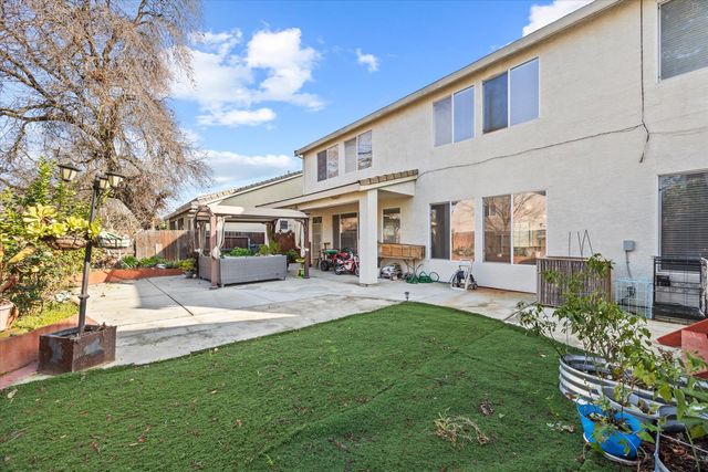 9820 Spring View Way, Elk Grove, CA 95757