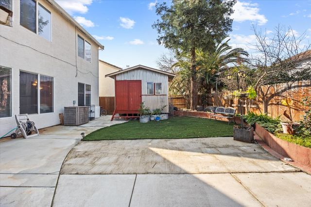 9820 Spring View Way, Elk Grove, CA 95757