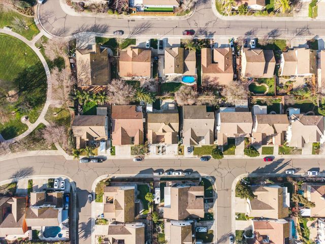 9820 Spring View Way, Elk Grove, CA 95757