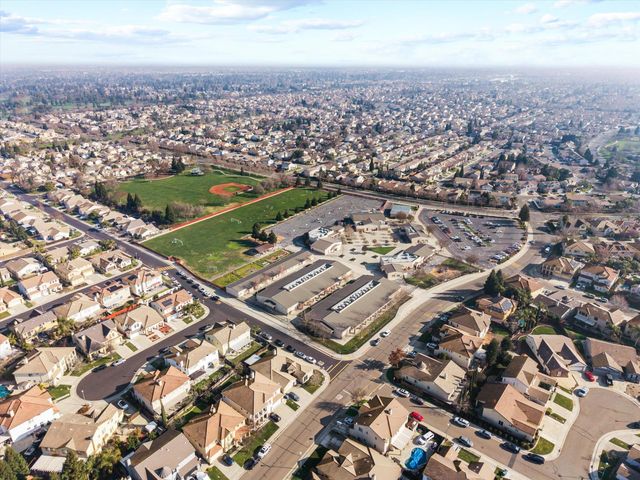 9820 Spring View Way, Elk Grove, CA 95757