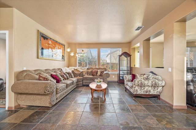 9820 Spring View Way, Elk Grove, CA 95757