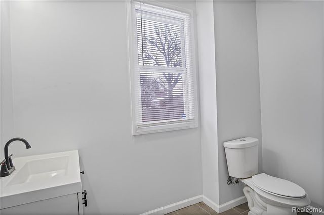 671 Clairmount, Detroit, MI 48202