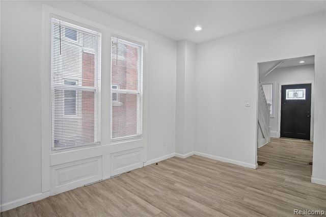 671 Clairmount, Detroit, MI 48202