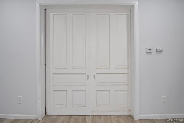 671 Clairmount, Detroit, MI 48202