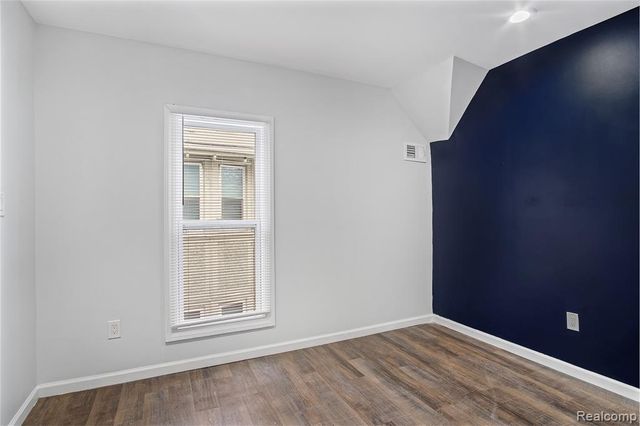 671 Clairmount, Detroit, MI 48202