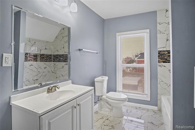 671 Clairmount, Detroit, MI 48202