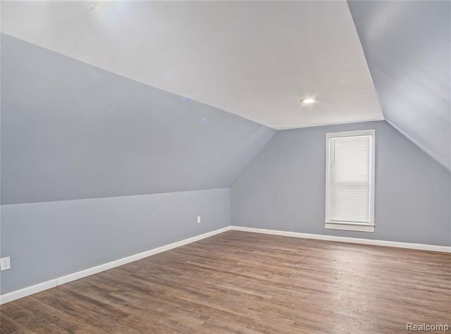 671 Clairmount, Detroit, MI 48202