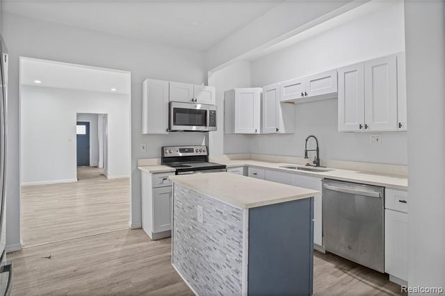 671 Clairmount, Detroit, MI 48202