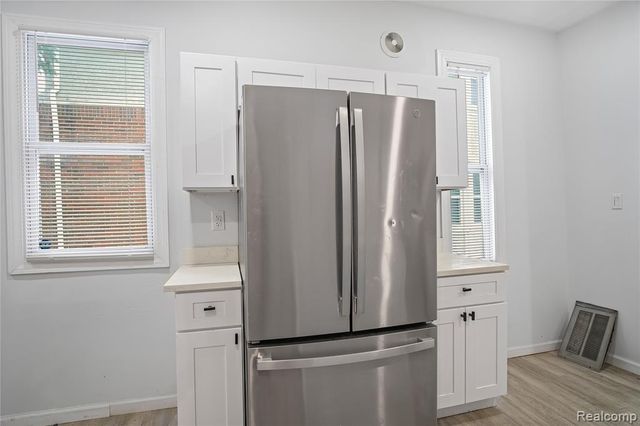 671 Clairmount, Detroit, MI 48202