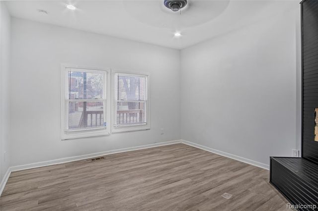 671 Clairmount, Detroit, MI 48202