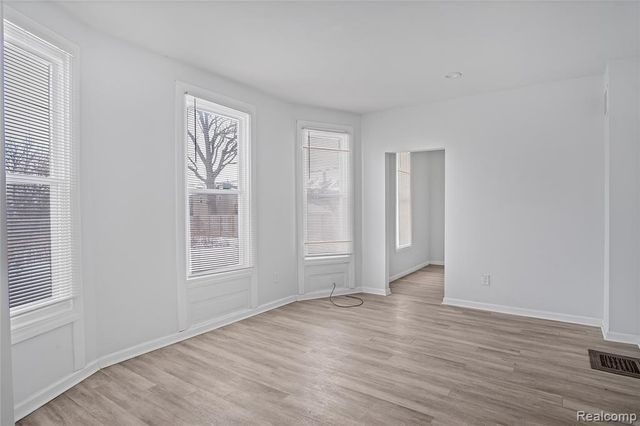 671 Clairmount, Detroit, MI 48202