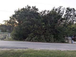 914 Indian Creek Drive, Granbury, TX 76048