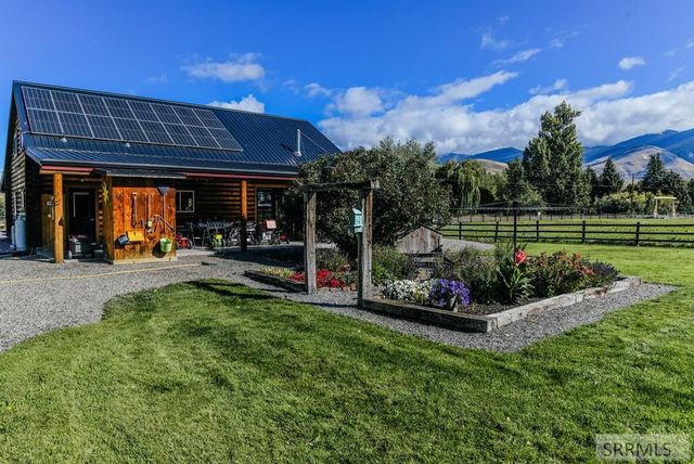 27 N Baker Road, Salmon, ID 83467