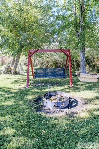 27 N Baker Road, Salmon, ID 83467