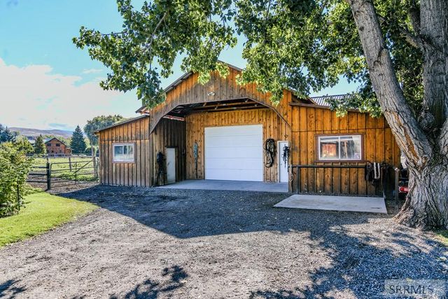 27 N Baker Road, Salmon, ID 83467