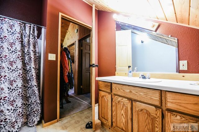 27 N Baker Road, Salmon, ID 83467