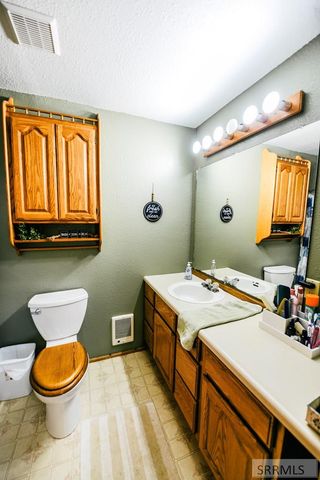 27 N Baker Road, Salmon, ID 83467