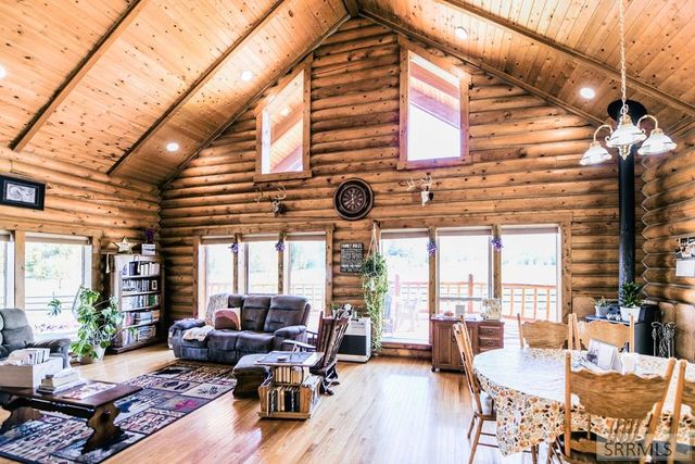 27 N Baker Road, Salmon, ID 83467