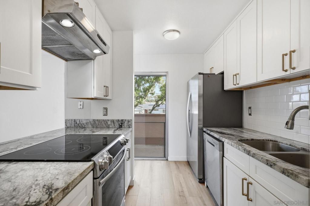 Image 1 of property listing at 3262 Ashford St F, San Diego, CA 92111