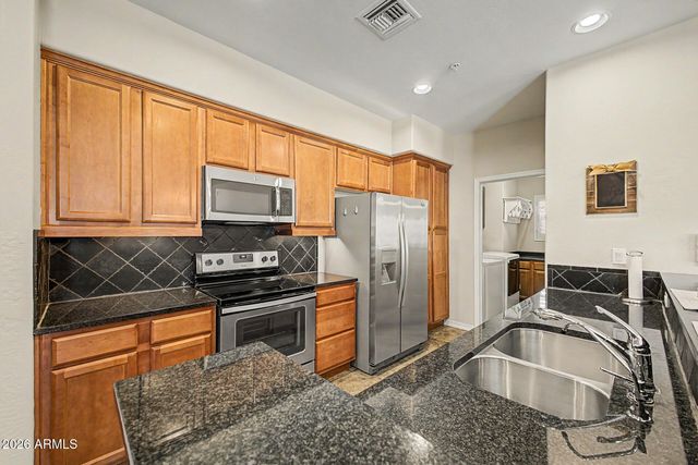 3935 E ROUGH RIDER Road 1119, Phoenix, AZ 85050