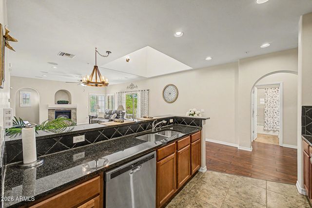 3935 E ROUGH RIDER Road 1119, Phoenix, AZ 85050