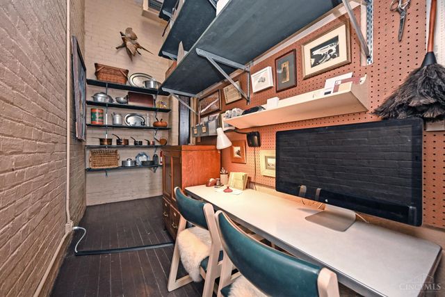 1615 Chase Avenue, Cincinnati, OH 45223