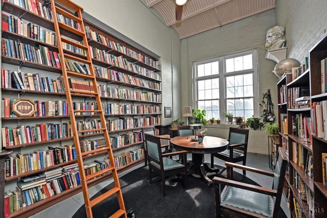 1615 Chase Avenue, Cincinnati, OH 45223