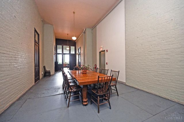 1615 Chase Avenue, Cincinnati, OH 45223